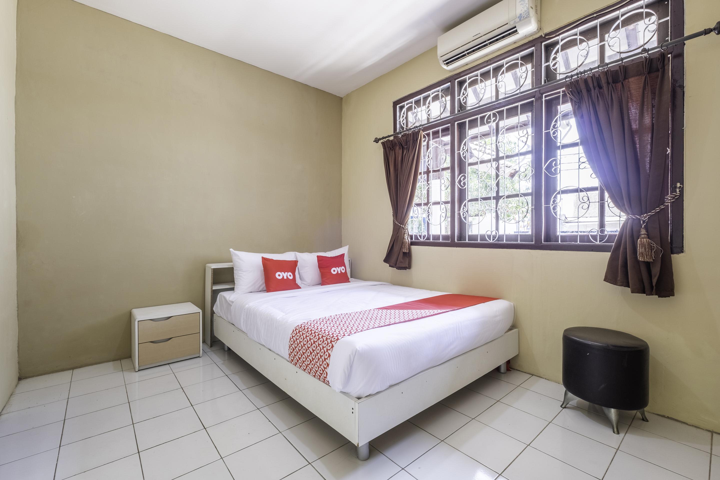 OYO 1568 Stasiun Ka Cirebon Guest House Bagian luar foto