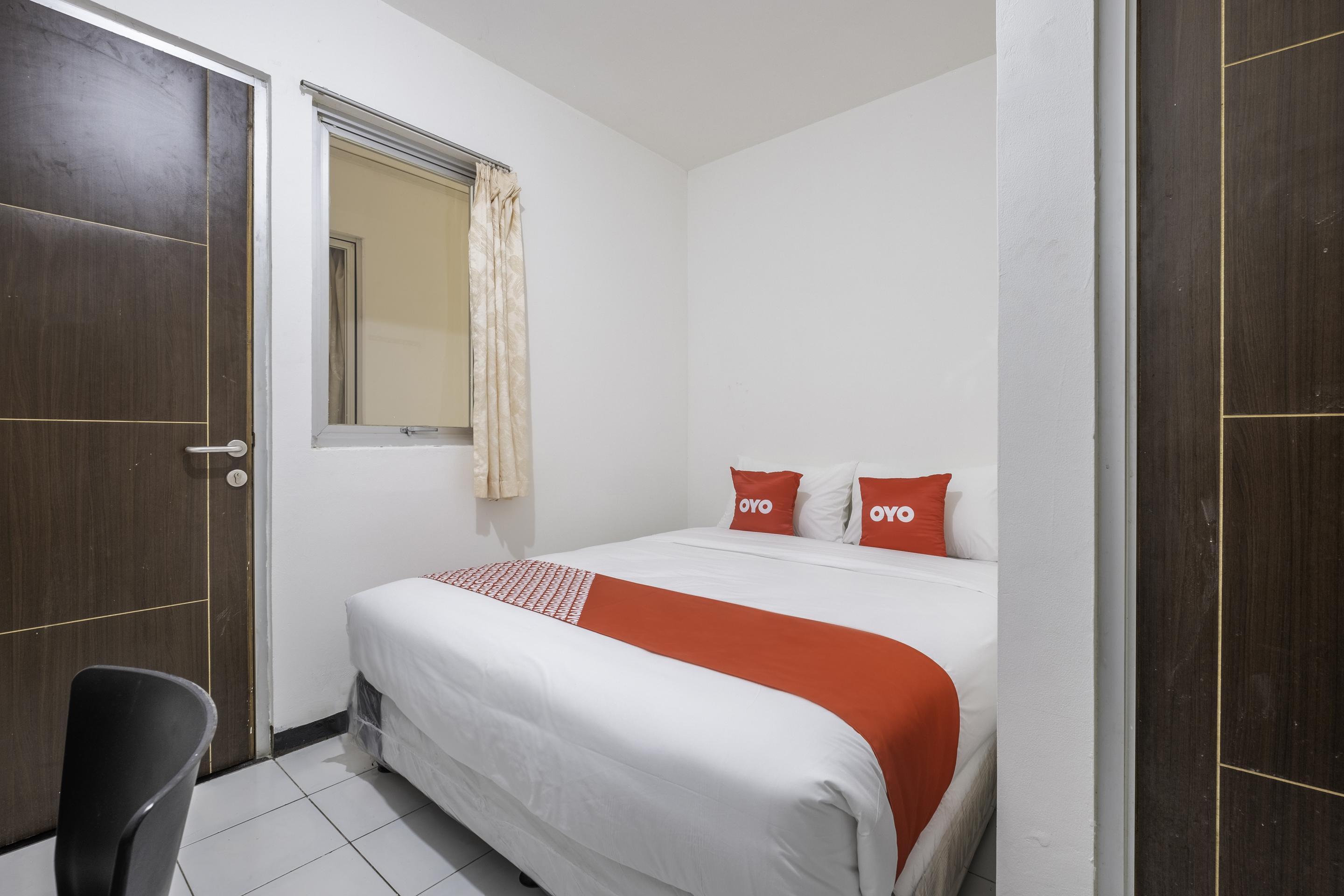 OYO 1568 Stasiun Ka Cirebon Guest House Bagian luar foto