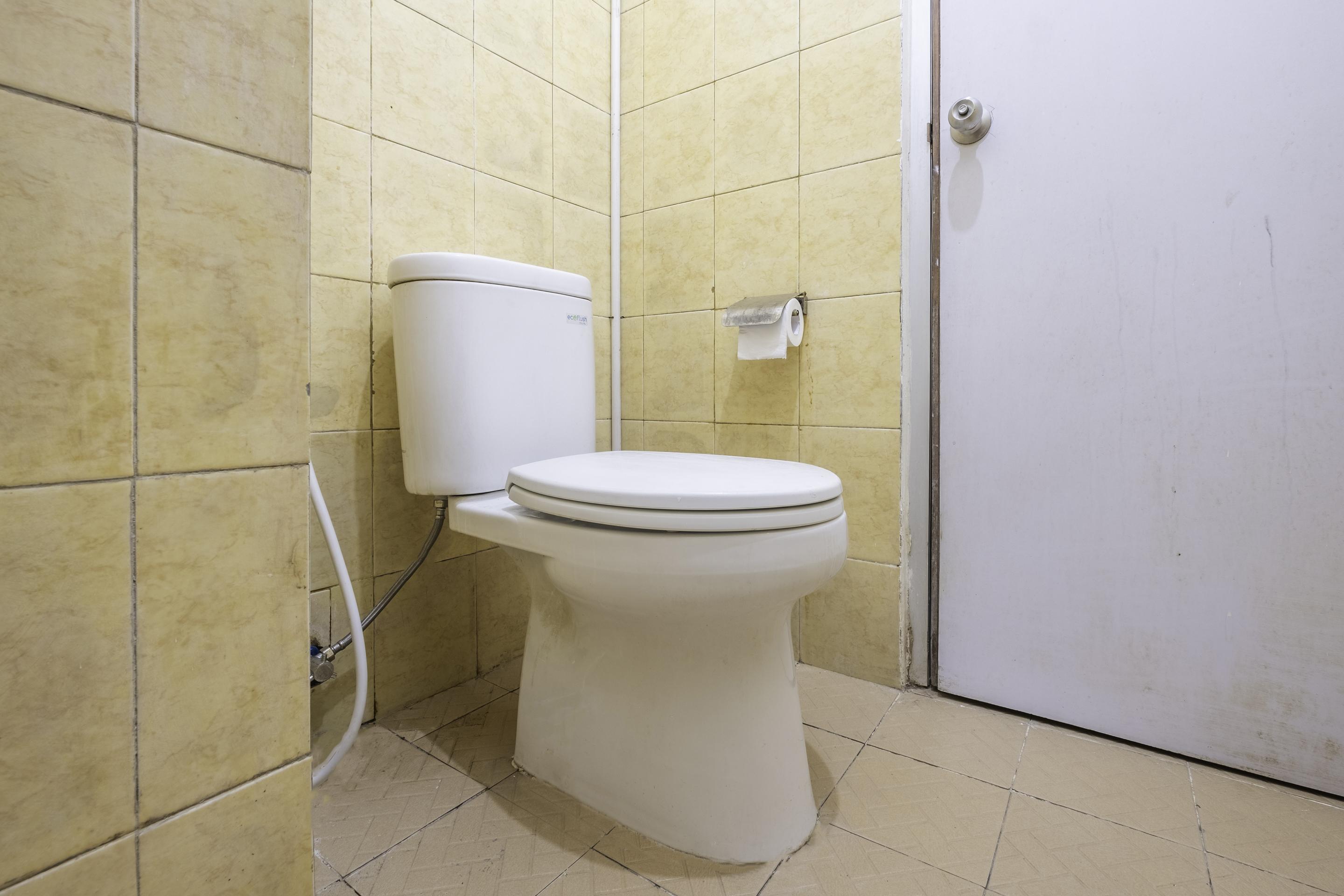 OYO 1568 Stasiun Ka Cirebon Guest House Bagian luar foto