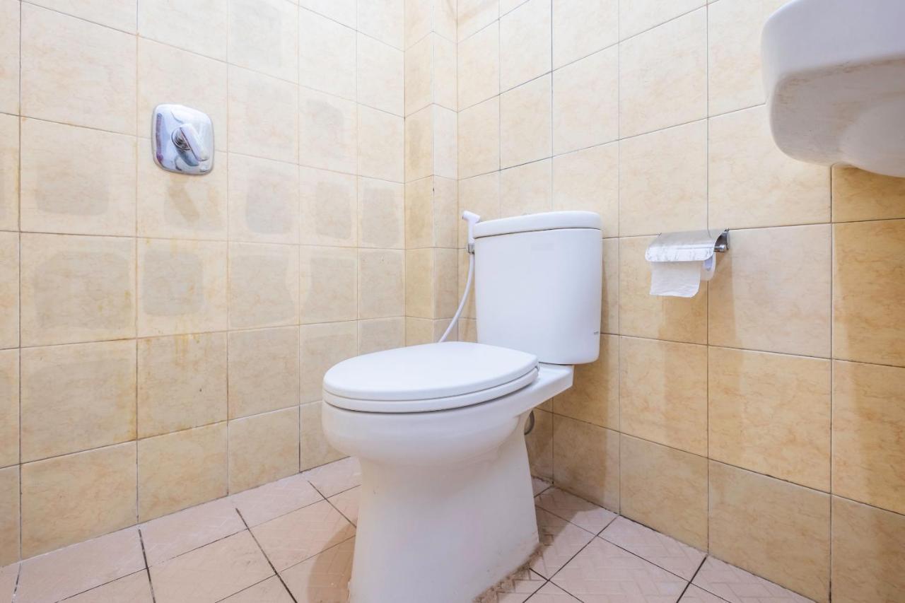 OYO 1568 Stasiun Ka Cirebon Guest House Bagian luar foto